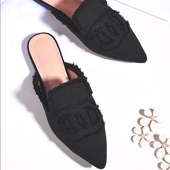 Mules Shoes - NIB Pointy Toe Fray Mules Slide on Black size 39/8